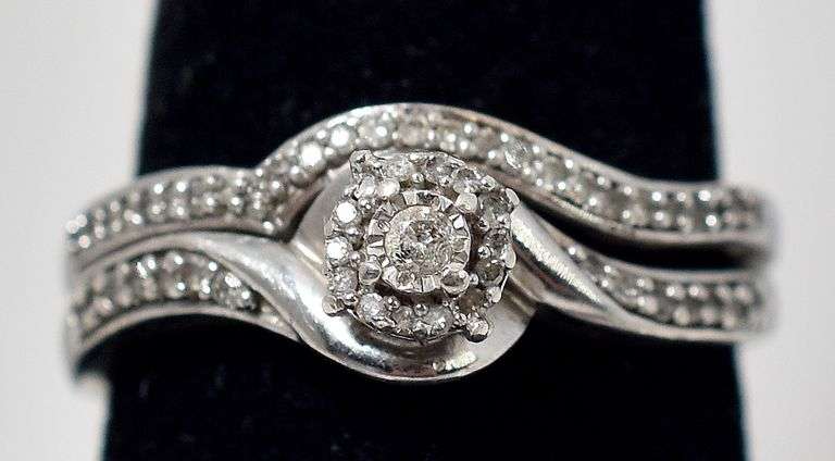 Diamond Wedding Band Set in Sterling Silver