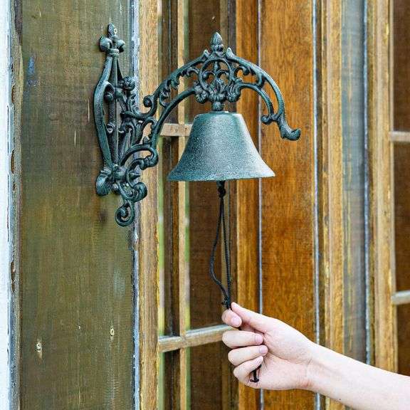 Rustic Cast Iron Farmhouse Dinner Bell