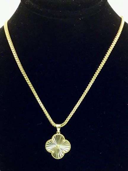 14K Yellow Gold Box Chain with Alhambra Pendant