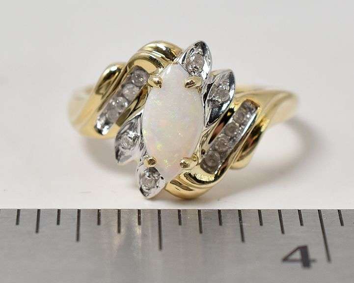 Beautiful 10K Yellow Gold Opal Gemstone and Diamond Ring