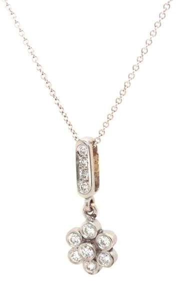 18kt White gold 0.50ctw diamond flower cluster pendant on chain