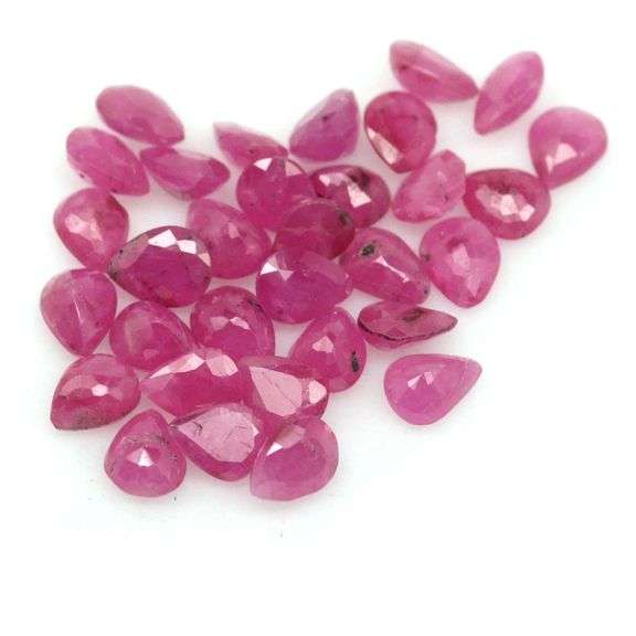 Simply gorgeous 8.25ct reddish pink Ruby set