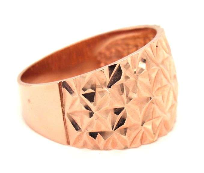 Dazzling 14K Rose Gold Modern Ring