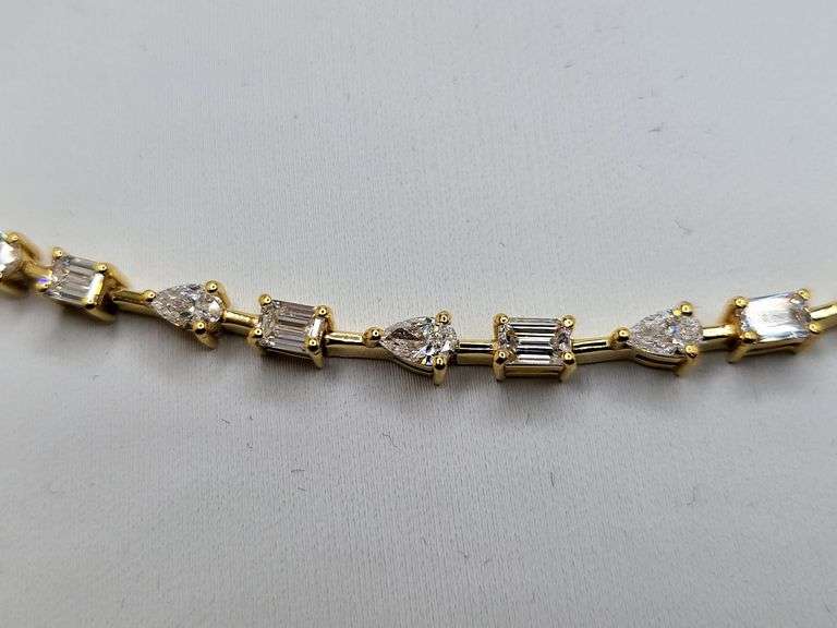 4.08ctw F, VVS1 lab grown diamond with 14k gold Bracelet