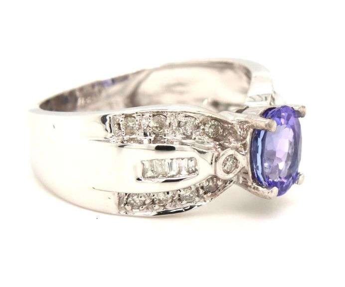 14kt White gold oval tanzanite and diamond ring