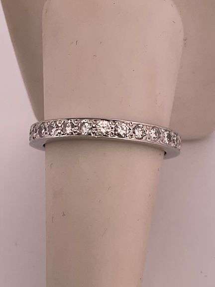 CERTIFIED BRAND NEW  14K WHITE GOLD DIAMOND BAND