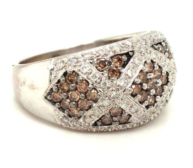 18kt White gold 1ctw brown and white diamond X ring