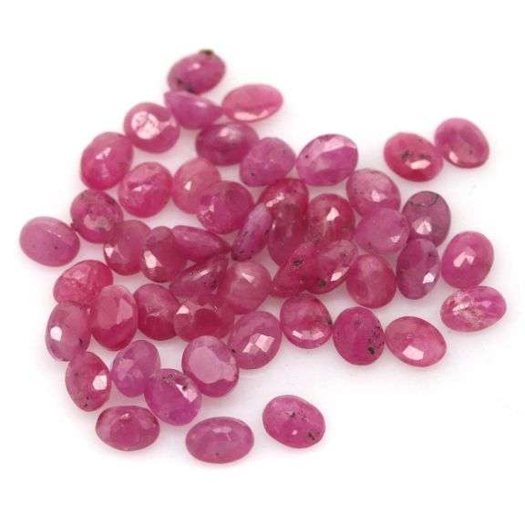 Simply gorgeous 11.89ct reddish pink Ruby set