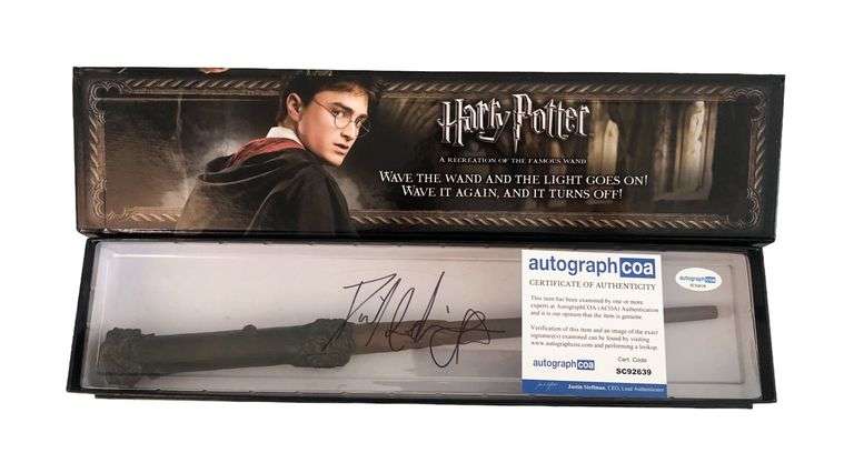 Daniel Radcliffe Autographed Harry Potter 14" Illuminating Wand Display ACOA