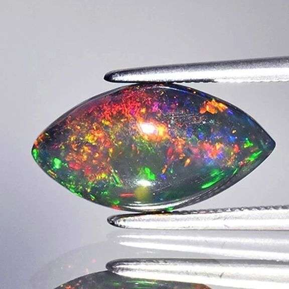 Eye catching 1.83ct multi-patterned rainbow Black Opal