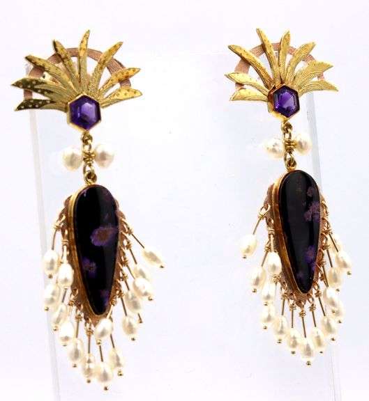 18kt Yellow gold Fancy amethyst and pearl dangle earrings