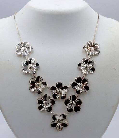 Italian 925 Sterling Silver Floral Design Necklace