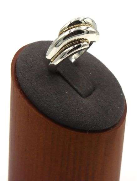 Tiffany & Co vintage 2 tone carved dome ring