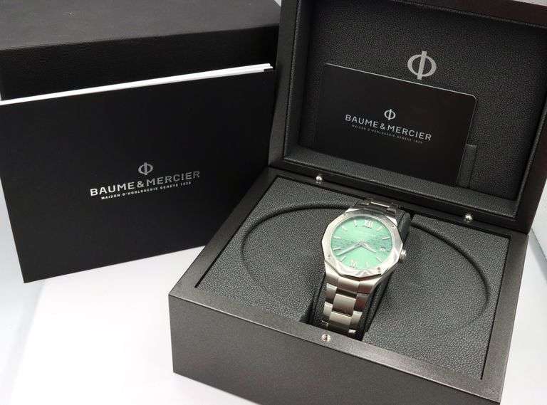 Baume & Mercier Riveria quartz green dial watch