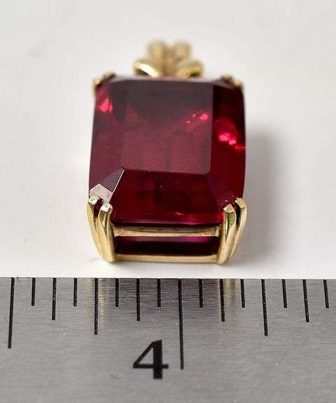 Beautiful 10K Yellow Gold Synthetic Ruby Gemstone Pendant