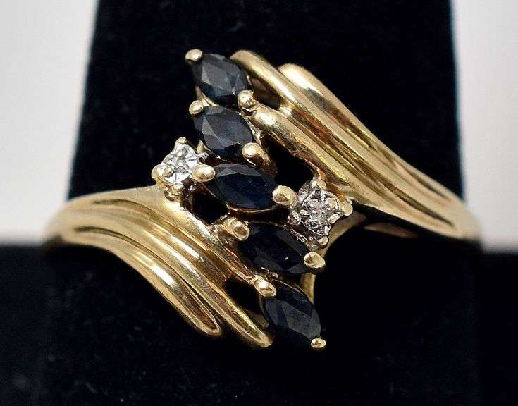 Beautiful 10K Yellow Gold Blue Sapphire Gemstone and Diamond Ring