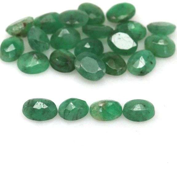 Bright emerald green 7.74ct 23pc Emerald set