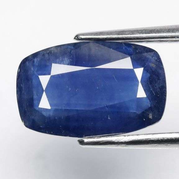 Gorgeous 2.12ct HEATED ONLY rich blue Sapphire