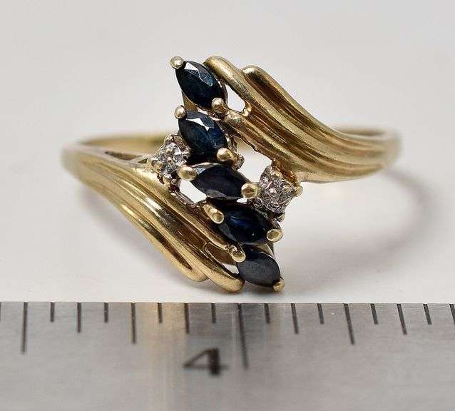 Beautiful 10K Yellow Gold Blue Sapphire Gemstone and Diamond Ring