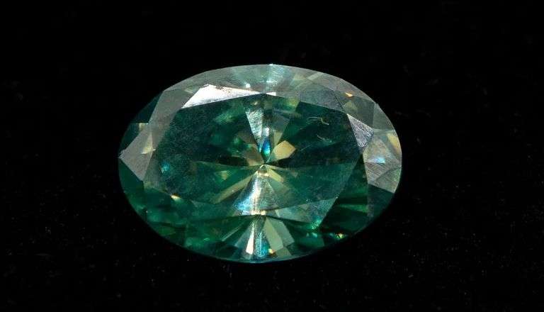 Huge 5.35 Ct Emerald Green Lab Simulated Diamond Solitaire