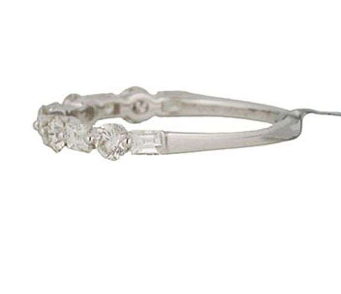 New 1.04ctw Baguette and Round Diamond Band Ring in 14K