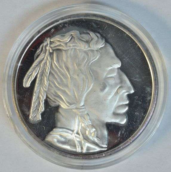 Impressive 2 Troy Oz pure .999 fine silver Buffalo Nickel design.