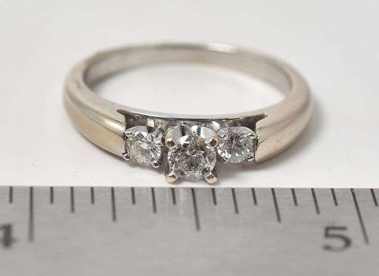 Amazing 14K White Gold 0.63CTW Diamond Ring