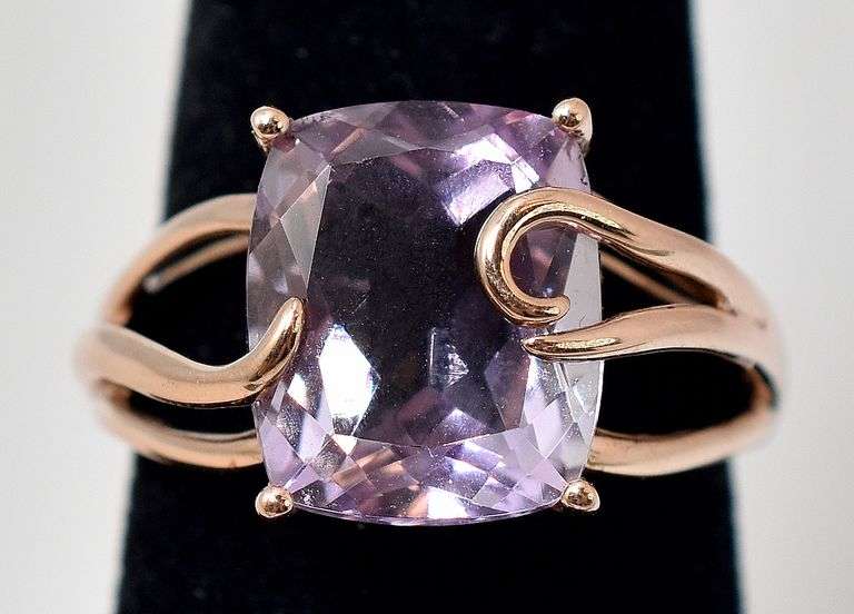 Stunning 14K Rose Gold Amethyst Gemstone Ring