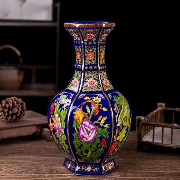 Jingdezhen Enamel Porcelain Vase