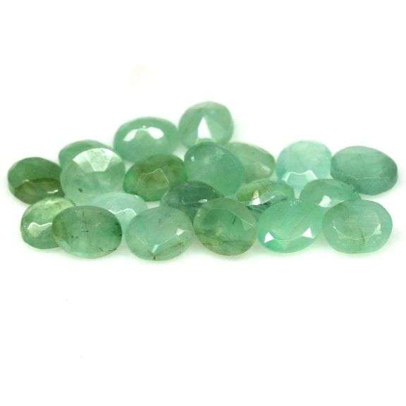 Bright emerald green 7.20ct 20pc Emerald set