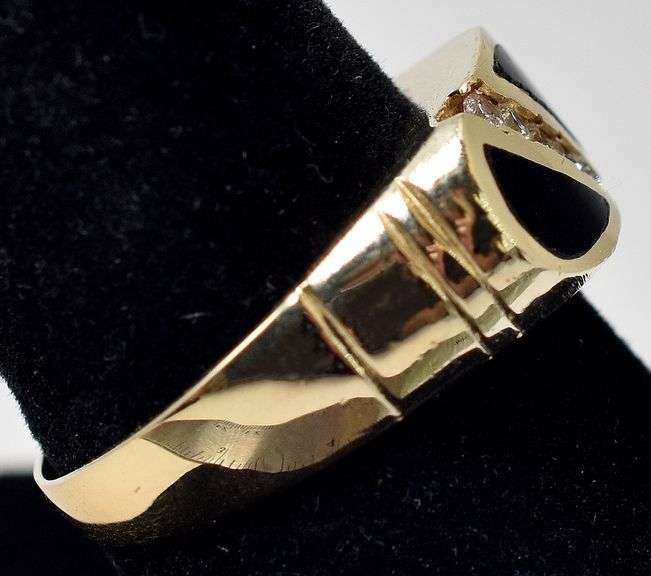 Charming 14K Yellow Gold Black Onyx Gemstone and Diamond Ring