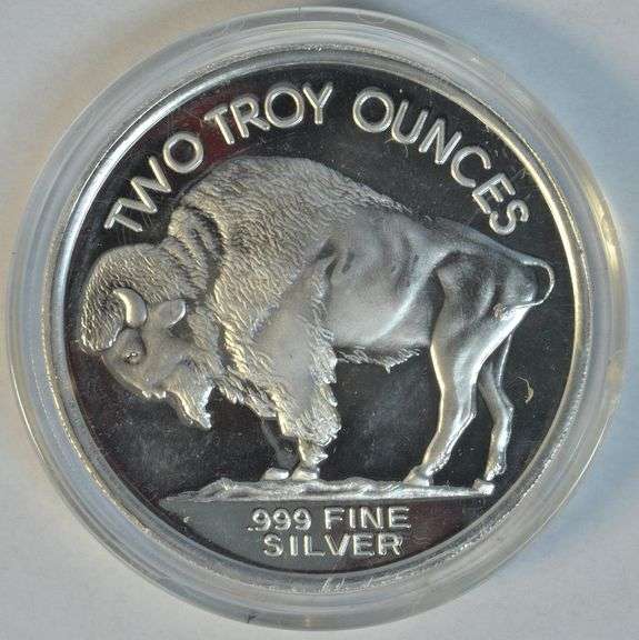 Impressive 2 Troy Oz pure .999 fine silver Buffalo Nickel design.
