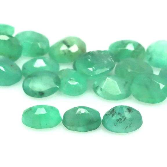Heavy! Rich green 7.95ct Zambian Emerald set!