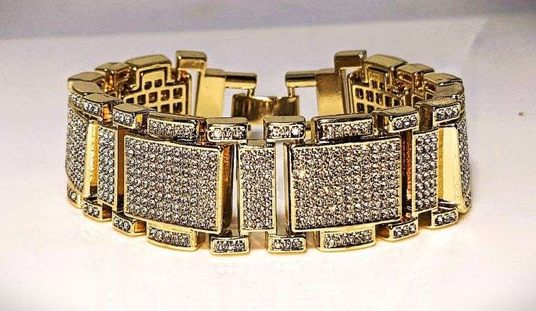 Huge 90 Gram 14 Kt Gold Plate Italian God Father Simualted Diamond Link Bracelet
