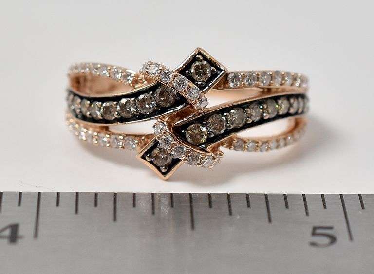 Beautiful 14K Rose Gold 0.25CTW Diamond Ring