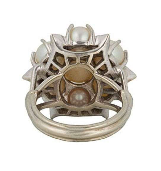 Vintage Pearl and 0.10ctw Diamond Accent Statement Ring in 14K