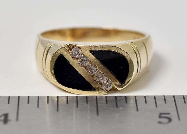 Charming 14K Yellow Gold Black Onyx Gemstone and Diamond Ring