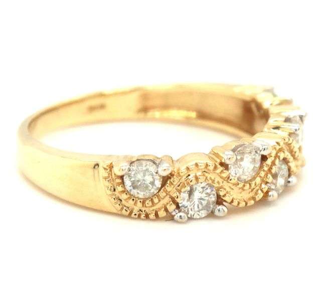 14kt Yellow gold 0.50ctw diamond wave band