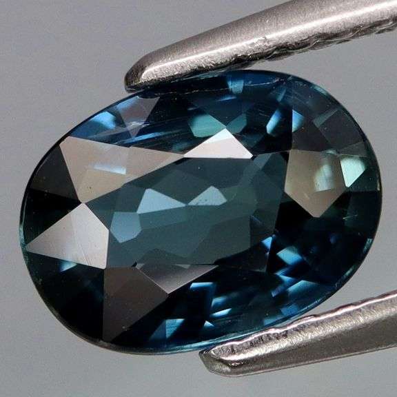 Don't miss this 1.14ct VS grade untreated London Blue Sapphire!