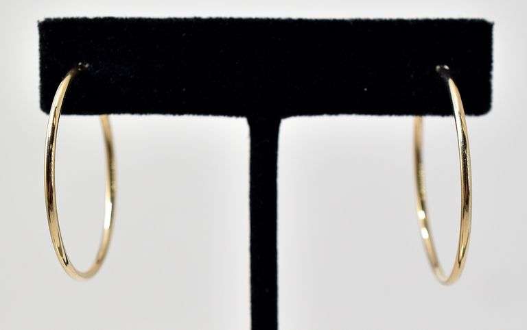 Elegant 14K Yellow Gold Hoop Earrings