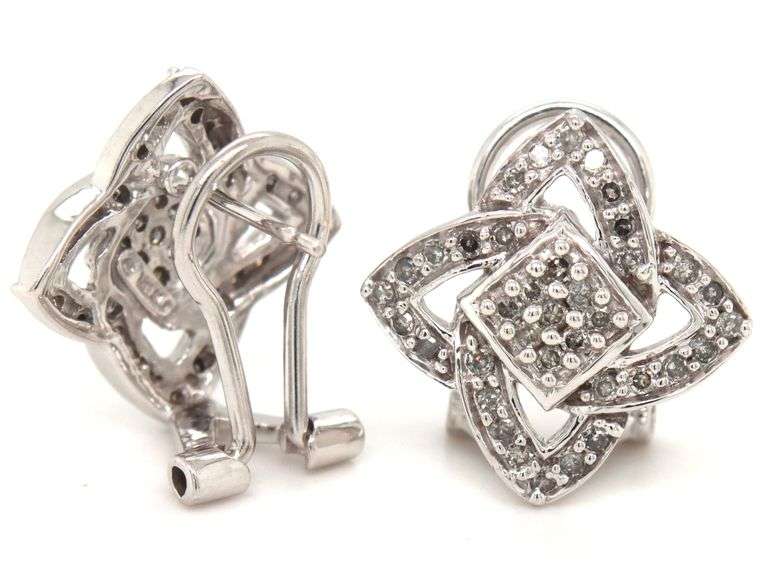 14kt White gold 0.75ctw diamond flower earrings
