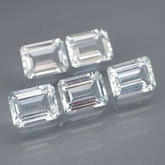 Gorgeous 7.03ct untreated 8x6mm Aquamarine set