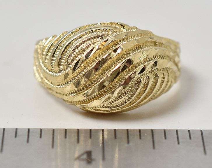 Stylish 14K Yellow Gold Dome Ring