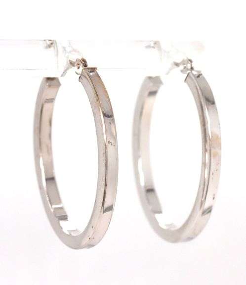 14kt White gold oval hoop earrings