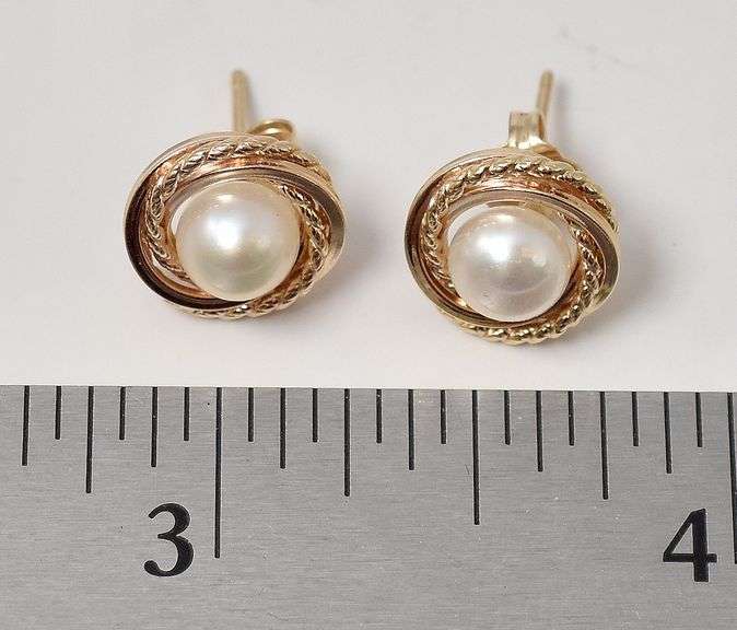 Elegant 14k Yellow Gold Pearl Stud Earrings