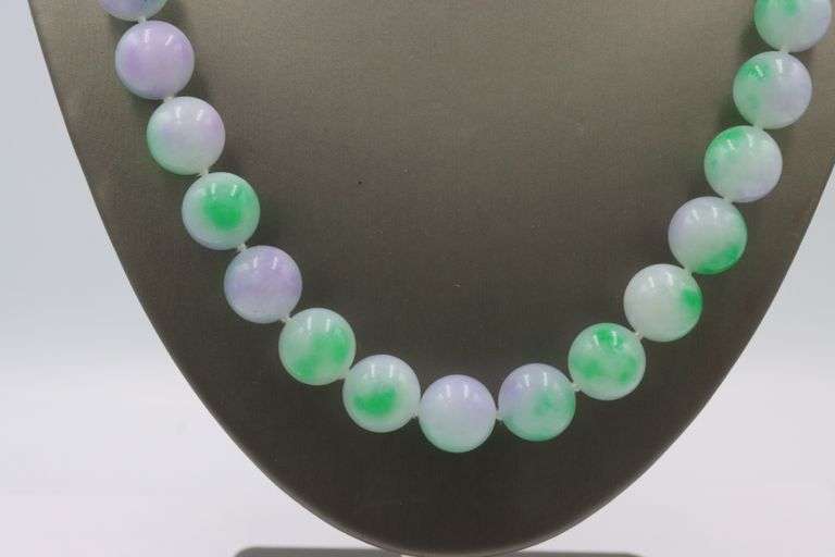 Jade Jadeite beaded long necklace