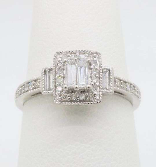 Baguette & Round Diamond Ring in White Gold