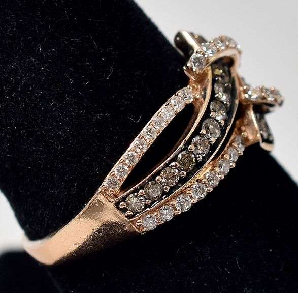 Beautiful 14K Rose Gold 0.25CTW Diamond Ring