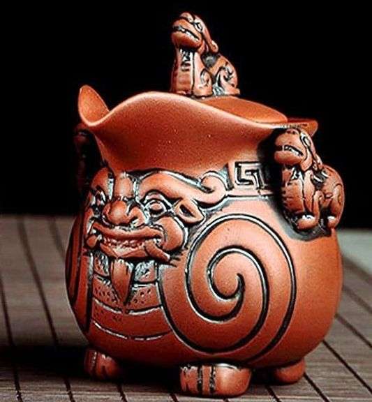 Chinese Pi Xiu Purple Clay Teapot and Teacup Set