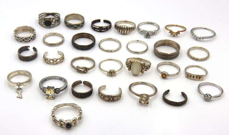 Group to of Vintage 925 sterling silver rings
